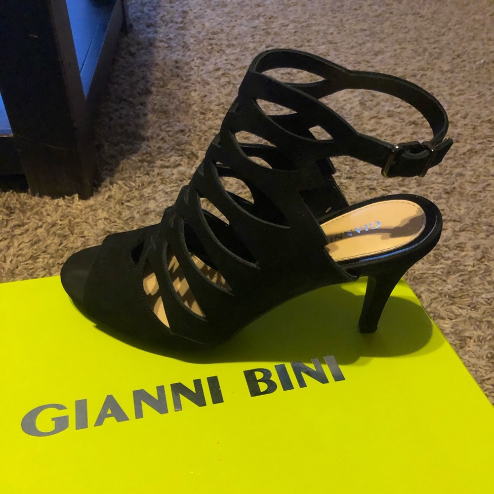 Gianni Bini caged heels